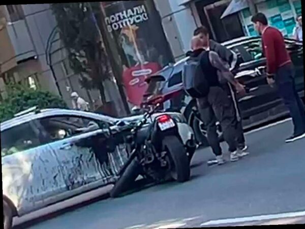 В Сочи произошло столкновение мотоцикла и автомобиля