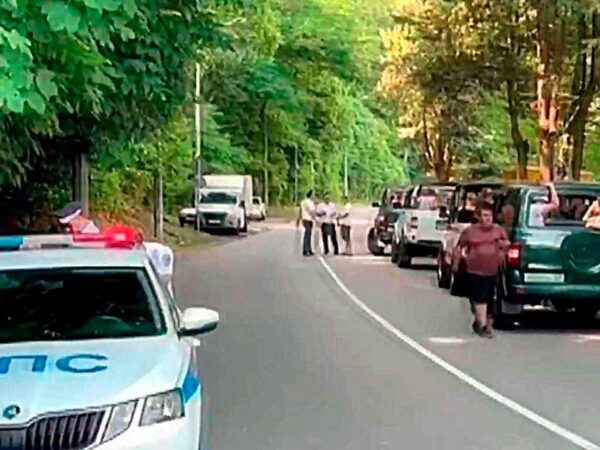 Летом в Сочи усилится борьба с джипперами-нарушителями