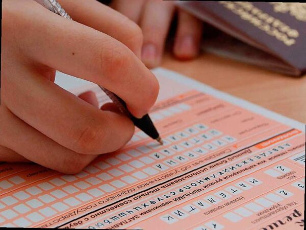 В Сочи начались экзамены для выпускников