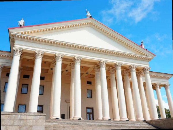 Гастроли Государственного русского театра драмы в Сочи