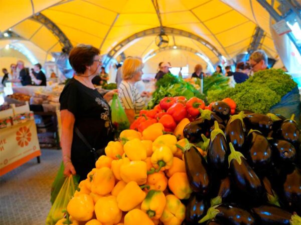 В Сочи проверили цены на городских ярмарках