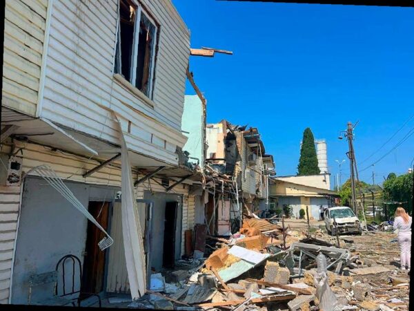 Пострадавшим от ночной атаки дронов в Сочи окажут помощь