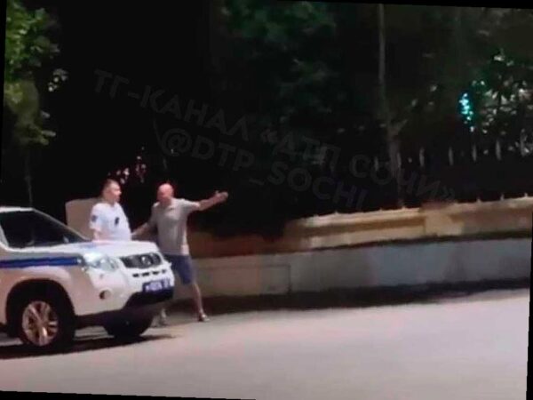 Неадекватный мужчина, который напал на полицейского в Сочи, ожидает суда