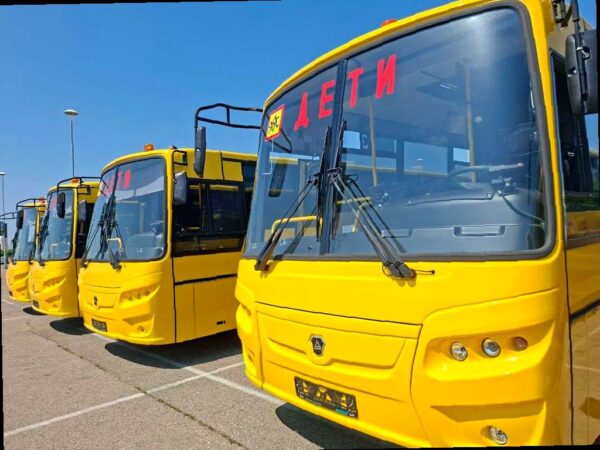 Сочинские школы радуются новым автобусам