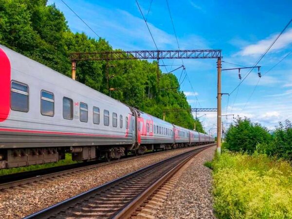 Поезд из Красноярска в Адлер с опозданием из-за поломки