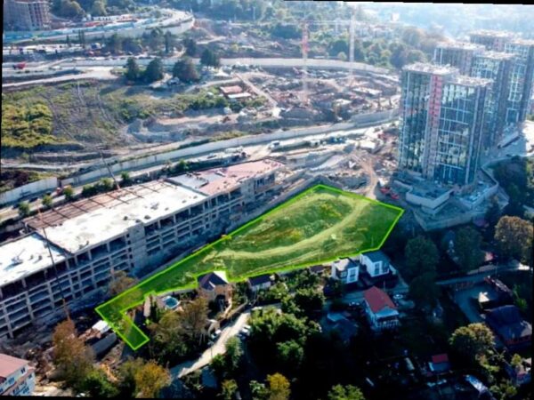 Участок у ТЦ «Сочи Парк» выставлен на аукцион за 14,7 млн рублей