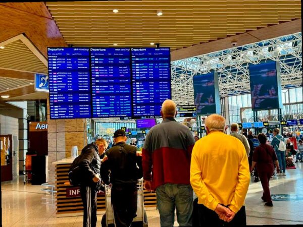 10 рейсов, направляющихся в Сочи, вынуждены были приземлиться на запасные аэродромы