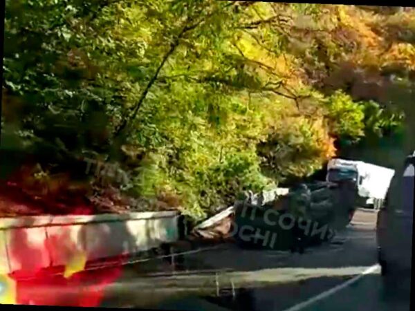 На автодороге «Джубга — Сочи» случилось ДТП