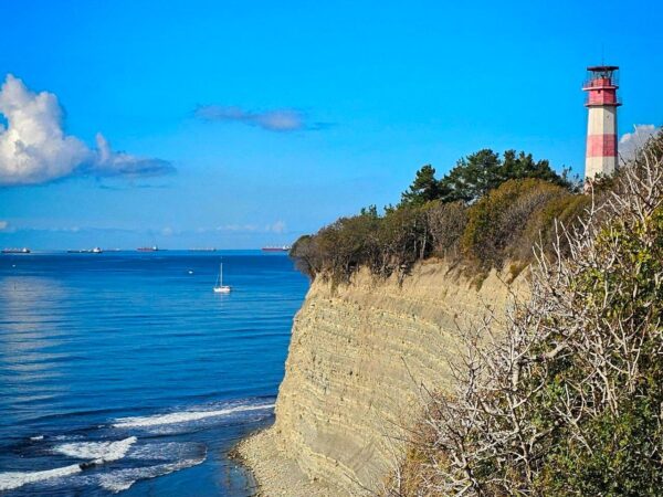 Отдых у моря в ноябре: преимущества поездки в Геленджик