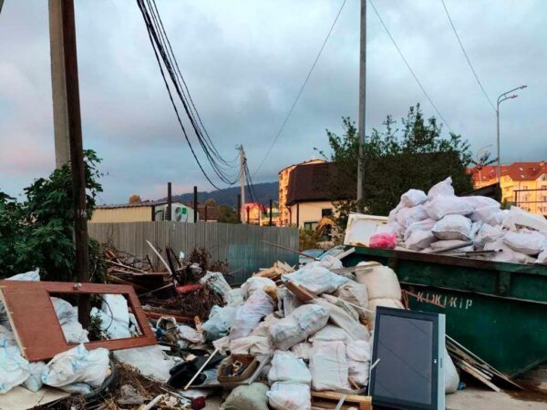 Список адресов в Сочи, где нерасположенные люди сбрасывают мусор