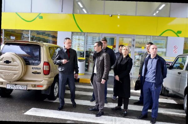 «Виктор Тепляков осмотрел заправки в Сочи»