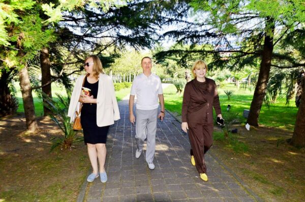 «Осмотр сквера Кооперативный в Сочи»