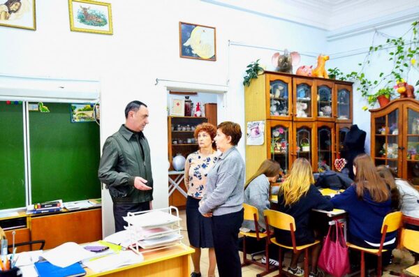 «Виктор Тепляков обновил школу №2 в Сочи»