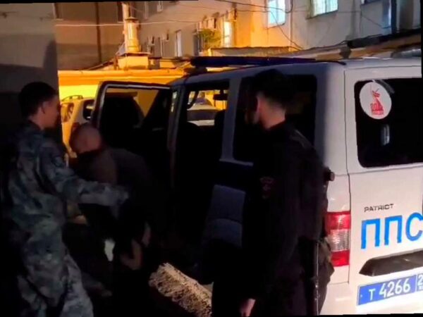 В Сочи подозреваемый пытался скрыться от полиции, «ходя по воде»