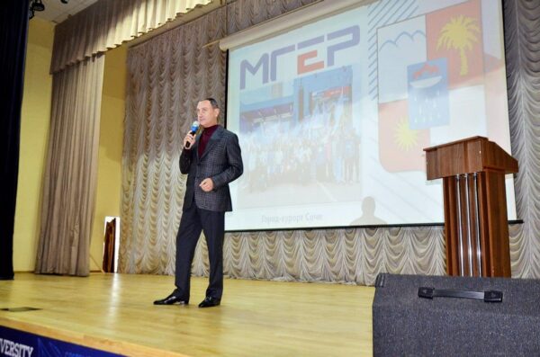 «Возможности сотрудничества с «Молодой Гвардией»: встреча Виктора Теплякова со студентами»