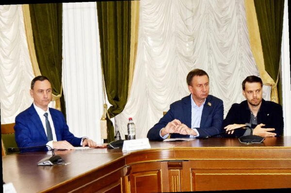 «Виктор Тепляков присутствовал на заседании политсовета Сочинского отделения ‘Единой России'»