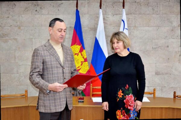 «Виктор Тепляков наградил работников Сочи»