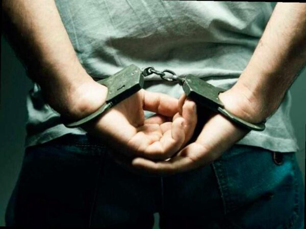 В Сочи задержали Деда Мороза наоборот: вор проник в окно и похитил бытовую технику