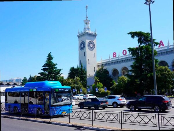 С 1 января в Сочи вводятся новые льготные проездные