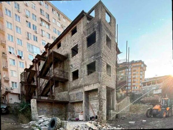 Власти Сочи приступают к сносу трех самостроев