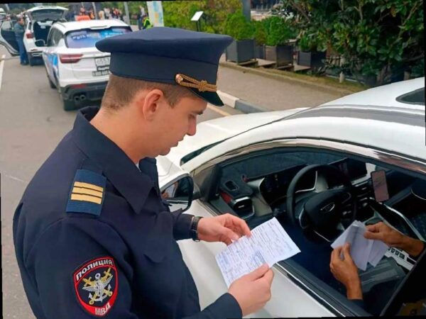 В Сочи начали борьбу с нелегальными таксистами