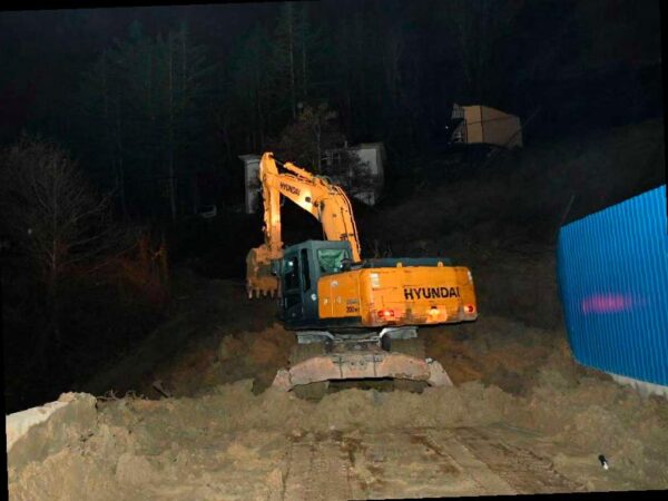 Опасные оползни в Сочи: за сутки убрано более 1,5 тысяч кубометров грунта