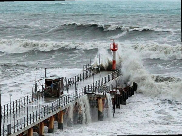 Сочи готовится к шторму