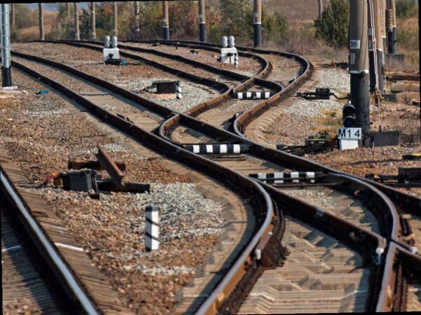 Аномальные снегопады на Кубани: около 50 поездов задерживаются