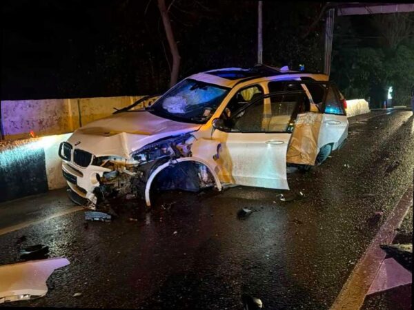 В ночное время в Сочи произошло ДТП с участием автомобиля «БМВ», в результате которого один человек погиб.