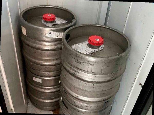 Более 100 литров нелегального пива изъяли полицейские в Красной Поляне