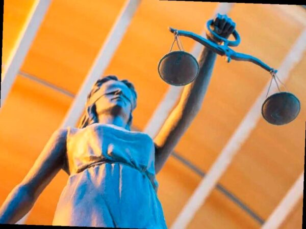 Полицейские в Сочи осуждены за вымогательство автомобиля