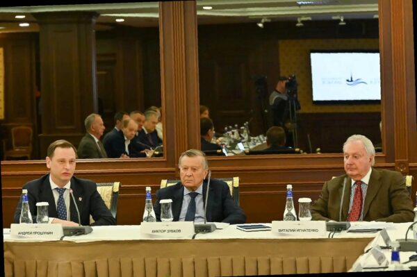 «Виктор Тепляков принимает участие в форуме «Петербургский диалог»»